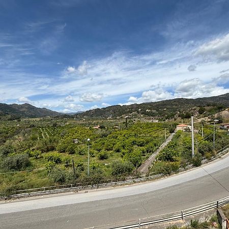 佳吉Il Sole Dell'Alcantara公寓 外观 照片